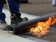 Película bituminosa modificada con polímeros