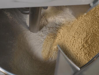 Simplemente mezclar en: seco o húmedo